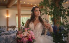 Photo Credit: Emily Exon Photography
Styled By: Chair Flair
Florals: Creative Edge Flowers
Model: Marina Pigueiras