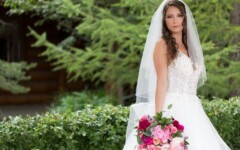 Photo Credit: Emily Exon Photography
Styled By: Chair Flair
Florals: Creative Edge Flowers
Model: Marina Pigueiras