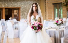 Photo Credit: Emily Exon Photography
Styled By: Chair Flair
Florals: Creative Edge Flowers
Model: Marina Pigueiras