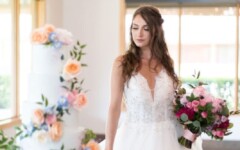 Photo Credit: Emily Exon Photography
Styled By: Chair Flair
Florals: Creative Edge Flowers
Model: Marina Pigueiras